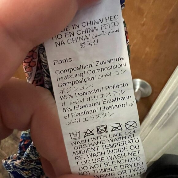 Size 4XL - Shein - Multi-Colored Paisley Lounge Capri Pants - W36"/L25" - Picture 5 of 7